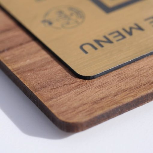 Özel QR Kod Tutucu – Ahşap ve Gravürlü Plaka – Google Yorumları, NFC – Restoran ve Konaklama Sektörü İçin - Görsel 2