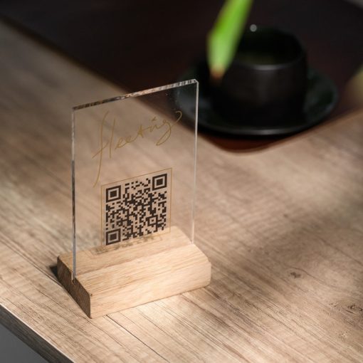 Kişiselleştirilmiş Akrilik QR Kod Menü Standı: Meşe Taban, UV Baskı